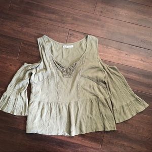 Wallflower Open Shoulder Olive Green Top. Size L.